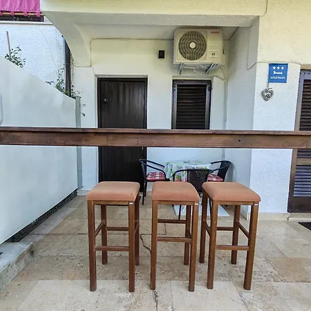 Cocolo Apartment *