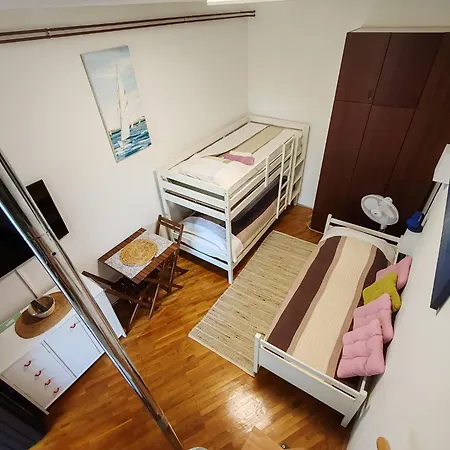 Cocolo Apartment *