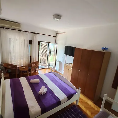 Cocolo Apartment *